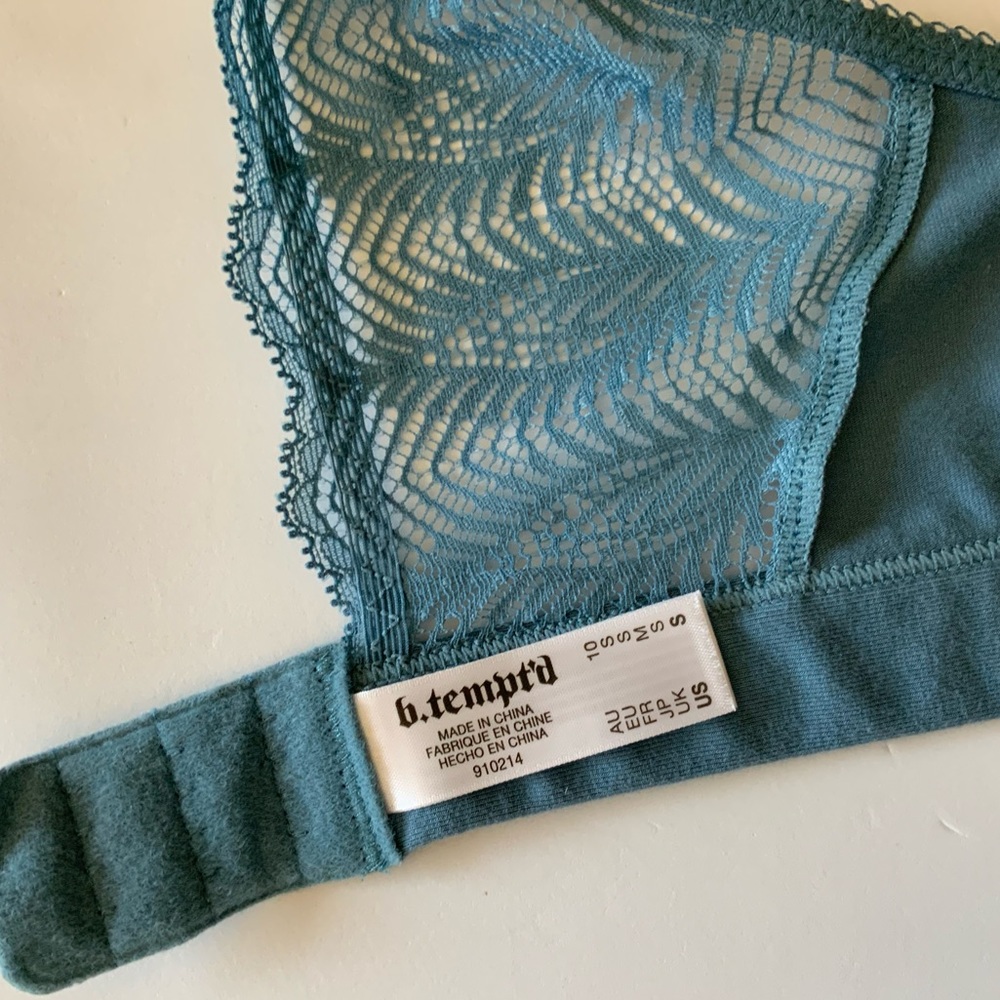 B.TEMPT’D BY WACOAL  INNOCENCE  BRALETTE - Picture 7 of 11
